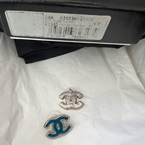 Chanel CC Logo Earrings Boucles Oreille Z2833 - Picture 5 of 5